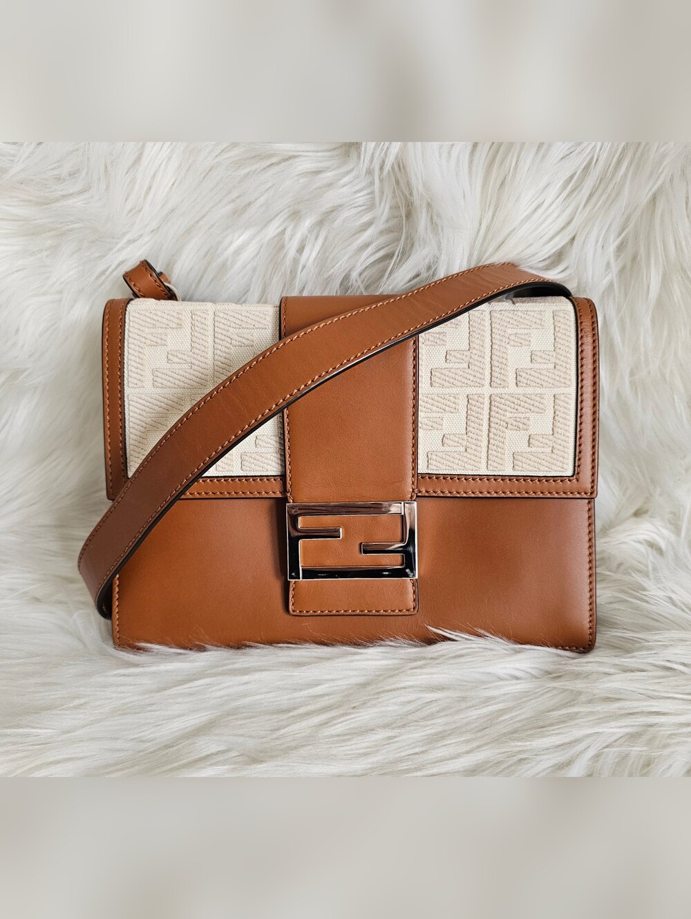 🤎 Fendi Flat Baguette 🤎